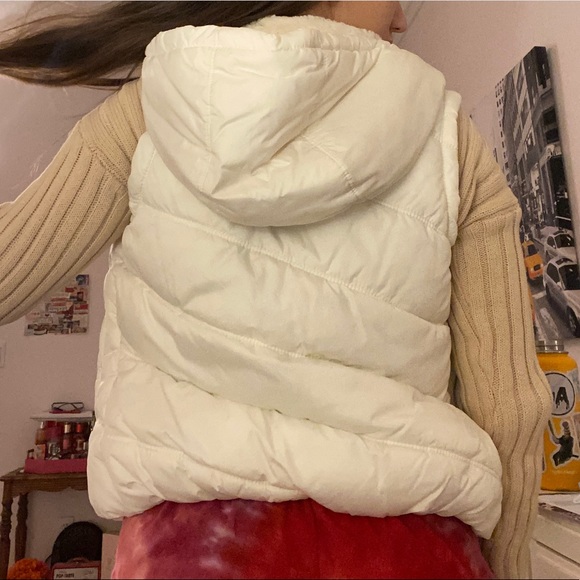 American Eagle Parka-Style Vest - Picture 6 of 8